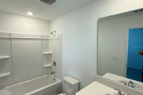 Townhouse in Kissimmee, Florida 2 bedrooms, 127.46 sq.m. № 1903299 - photo 8