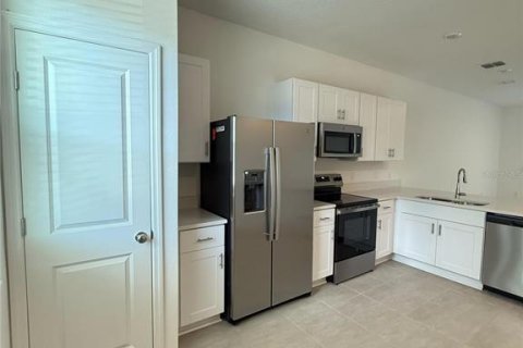 Townhouse in Kissimmee, Florida 2 bedrooms, 127.46 sq.m. № 1903299 - photo 7