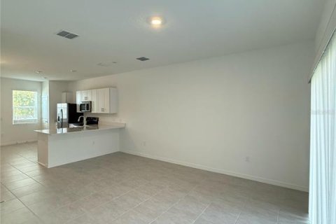Townhouse in Kissimmee, Florida 2 bedrooms, 127.46 sq.m. № 1903299 - photo 13