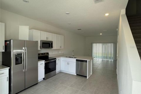 Townhouse in Kissimmee, Florida 2 bedrooms, 127.46 sq.m. № 1903299 - photo 12