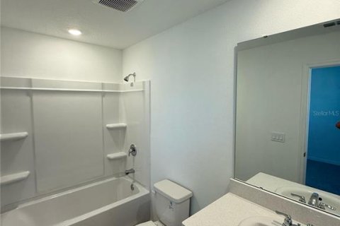 Townhouse in Kissimmee, Florida 2 bedrooms, 127.46 sq.m. № 1903299 - photo 19