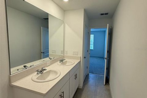 Townhouse in Kissimmee, Florida 2 bedrooms, 127.46 sq.m. № 1903299 - photo 28