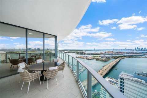 Condo in Miami Beach, Florida, 4 bedrooms  № 1974371 - photo 30