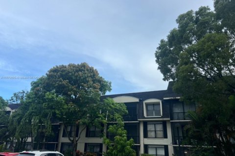 Condominio en venta en Lauderhill, Florida, 3 dormitorios, 123.56 m2 № 1939009 - foto 2