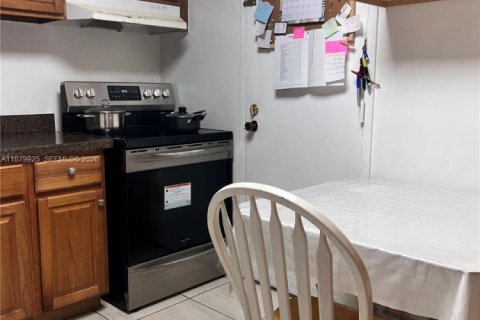 Condominio en venta en Lauderhill, Florida, 3 dormitorios, 123.56 m2 № 1939009 - foto 12