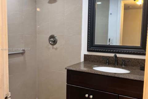 Condominio en venta en Lauderhill, Florida, 3 dormitorios, 123.56 m2 № 1939009 - foto 13