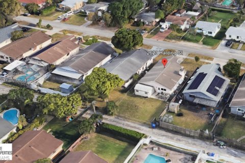 House in Hollywood, Florida 4 bedrooms, 161.65 sq.m. № 1936219 - photo 3