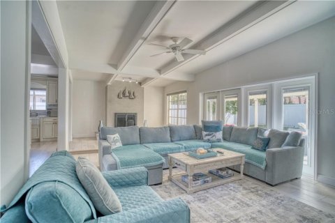 Villa ou maison à louer à Saint Pete Beach, Floride: 3 chambres, 149.29 m2 № 242197 - photo 8