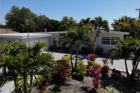 Villa ou maison à louer à Saint Pete Beach, Floride: 3 chambres, 149.29 m2 № 242197 - photo 3