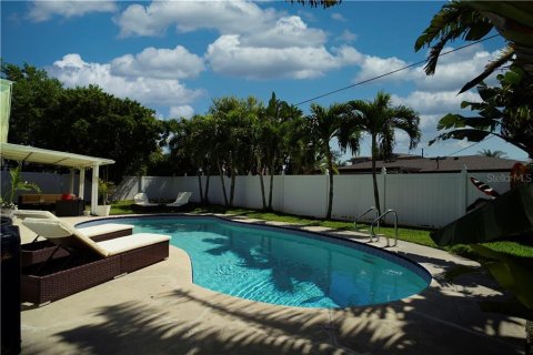 Villa ou maison à Saint Pete Beach, Floride 3 chambres, 149.29 m2 № 242197