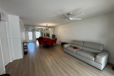 Купить кондоминиум в Делрей-Бич, Флорида 2 спальни, 85.93м2, № 1978198 - фото 9