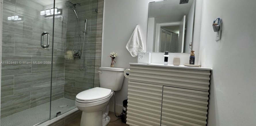 Кондоминиум с 2 спальнями в Делрей-Бич, Флорида № 1978198