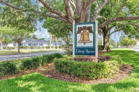 Condo in Orlando, Florida, 2 bedrooms  № 2388235 - photo 19