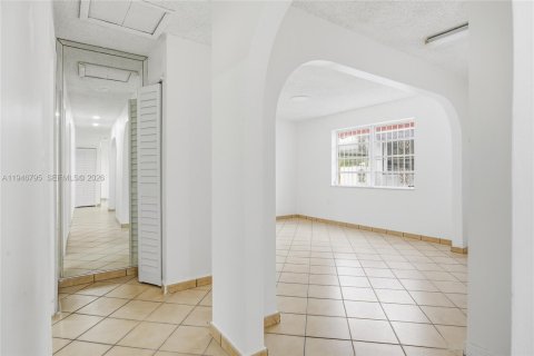 Купить виллу или дом в Хайалиа, Флорида 3 спальни, 132.85м2, № 2011141 - фото 9