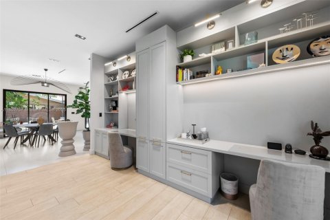 Купить виллу или дом в Майами, Флорида 4 спальни, 273.41м2, № 1862496 - фото 13