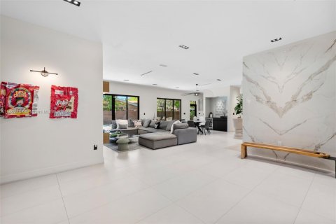 Купить виллу или дом в Майами, Флорида 4 спальни, 273.41м2, № 1862496 - фото 5
