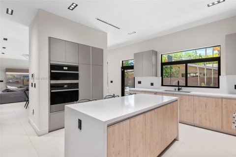 Купить виллу или дом в Майами, Флорида 4 спальни, 273.41м2, № 1862496 - фото 16