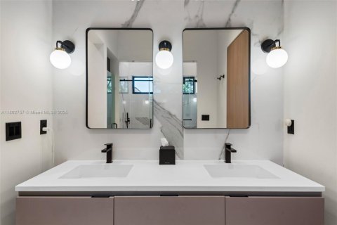 Купить виллу или дом в Майами, Флорида 4 спальни, 273.41м2, № 1862496 - фото 20