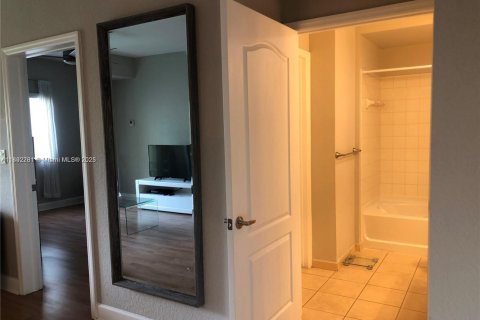 Copropriété à louer à South Miami, Floride: 3 chambres, 108.14 m2 № 1945609 - photo 11