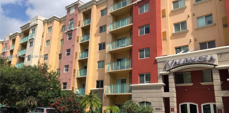 Condo à South Miami, Floride, 3 chambres № 1945609