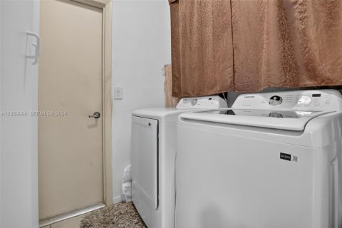 Купить виллу или дом в Купер-Сити, Флорида 4 спальни, 234.49м2, № 2244513 - фото 13