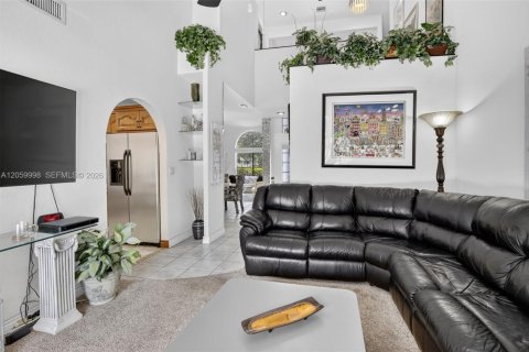 Купить виллу или дом в Купер-Сити, Флорида 4 спальни, 234.49м2, № 2244513 - фото 11