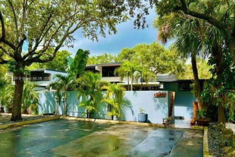 Townhouse in Miami Lakes, Florida 2 bedrooms, 81.94 sq.m. № 1943987 - photo 1
