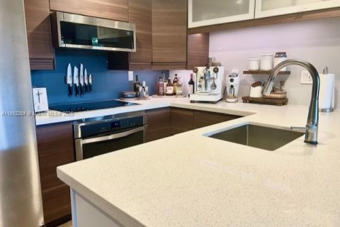 Townhouse in Miami Lakes, Florida 2 bedrooms, 81.94 sq.m. № 1943987 - photo 3