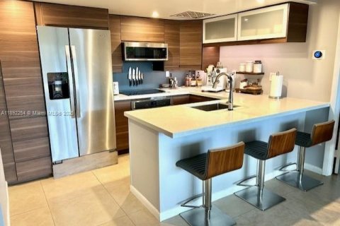 Townhouse in Miami Lakes, Florida 2 bedrooms, 81.94 sq.m. № 1943987 - photo 4