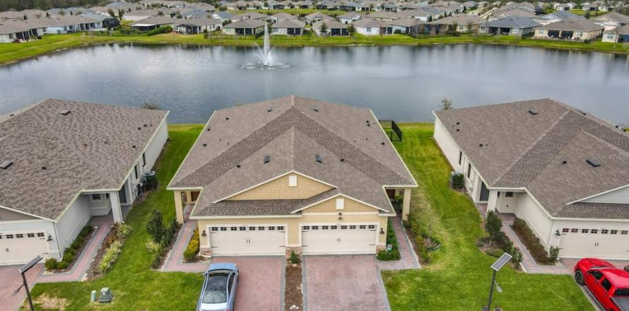 Villa ou maison à Clermont, Floride 2 chambres, 152.92 m2 № 1851187