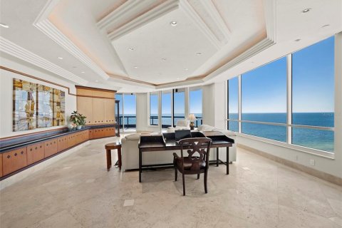 Condominio en venta en Longboat Key, Florida, 3 dormitorios, 315.87 m2 № 2433773 - foto 4
