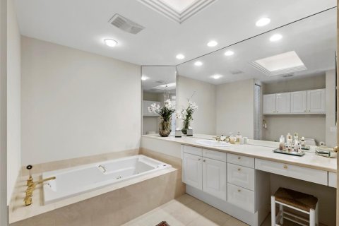 Condominio en venta en Longboat Key, Florida, 3 dormitorios, 315.87 m2 № 2433773 - foto 27