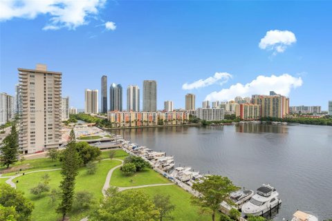 Copropriété à vendre à Sunny Isles Beach, Floride: 68 m2 № 1950715 - photo 1