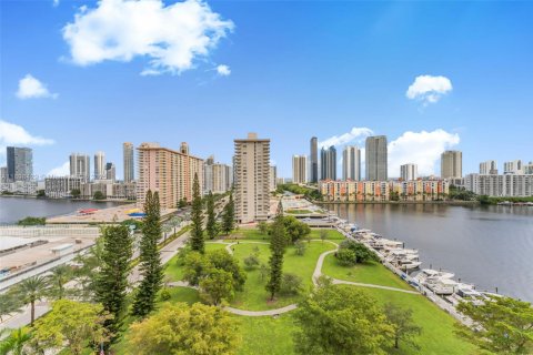 Copropriété à vendre à Sunny Isles Beach, Floride: 68 m2 № 1950715 - photo 2