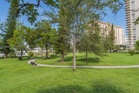 Copropriété à vendre à Sunny Isles Beach, Floride: 68 m2 № 1950715 - photo 30