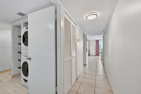 Copropriété à vendre à Sunny Isles Beach, Floride: 68 m2 № 1950715 - photo 4