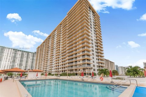 Copropriété à vendre à Sunny Isles Beach, Floride: 68 m2 № 1950715 - photo 21