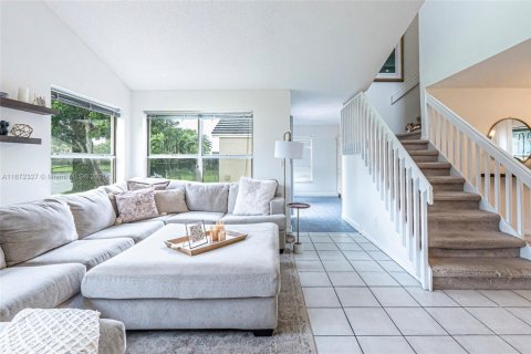 House in Davie, Florida 3 bedrooms, 155.05 sq.m. № 1394702 - photo 8