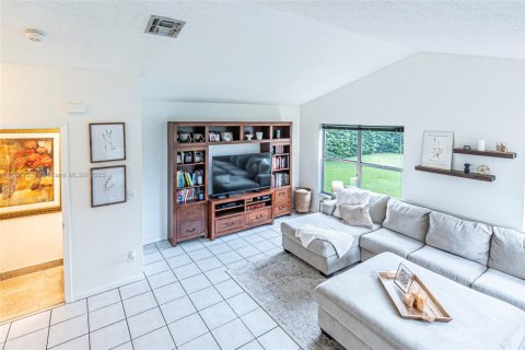 House in Davie, Florida 3 bedrooms, 155.05 sq.m. № 1394702 - photo 12