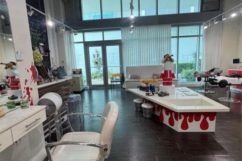 Commercial property in Miami, Florida № 2009046 - photo 13