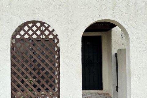 Condo in Boca Raton, Florida, 2 bedrooms  № 1005083 - photo 1