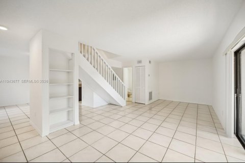 Touwnhouse à louer à Miami, Floride: 2 chambres, 123.56 m2 № 2001170 - photo 15