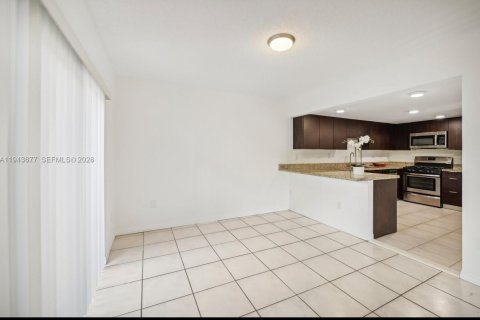 Touwnhouse à louer à Miami, Floride: 2 chambres, 123.56 m2 № 2001170 - photo 9