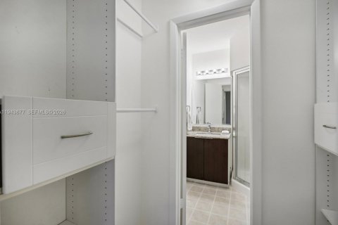 Touwnhouse à louer à Miami, Floride: 2 chambres, 123.56 m2 № 2001170 - photo 19