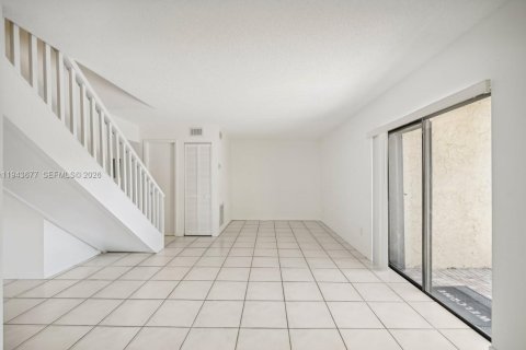 Touwnhouse à louer à Miami, Floride: 2 chambres, 123.56 m2 № 2001170 - photo 14