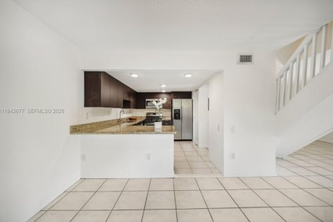 Touwnhouse à louer à Miami, Floride: 2 chambres, 123.56 m2 № 2001170 - photo 10
