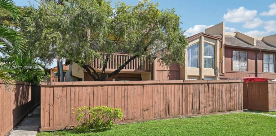 Touwnhouse à Miami, Floride 2 chambres, 123.56 m2 № 2001170