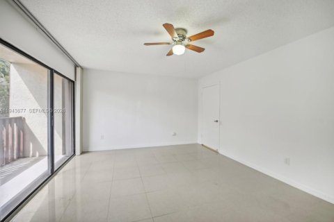 Touwnhouse à louer à Miami, Floride: 2 chambres, 123.56 m2 № 2001170 - photo 24