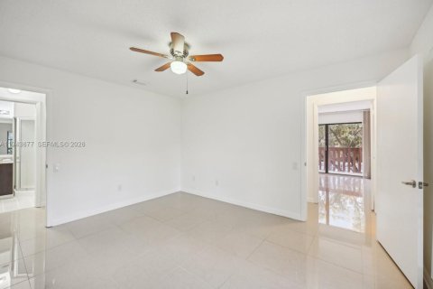 Touwnhouse à louer à Miami, Floride: 2 chambres, 123.56 m2 № 2001170 - photo 16