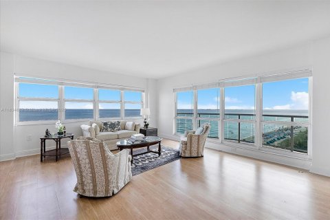 Copropriété à vendre à Fort Lauderdale, Floride: 3 chambres, 196.21 m2 № 1825782 - photo 1